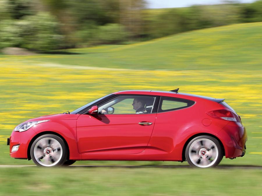  Hyundai Veloster 2011 года  (фото 35 из 184)